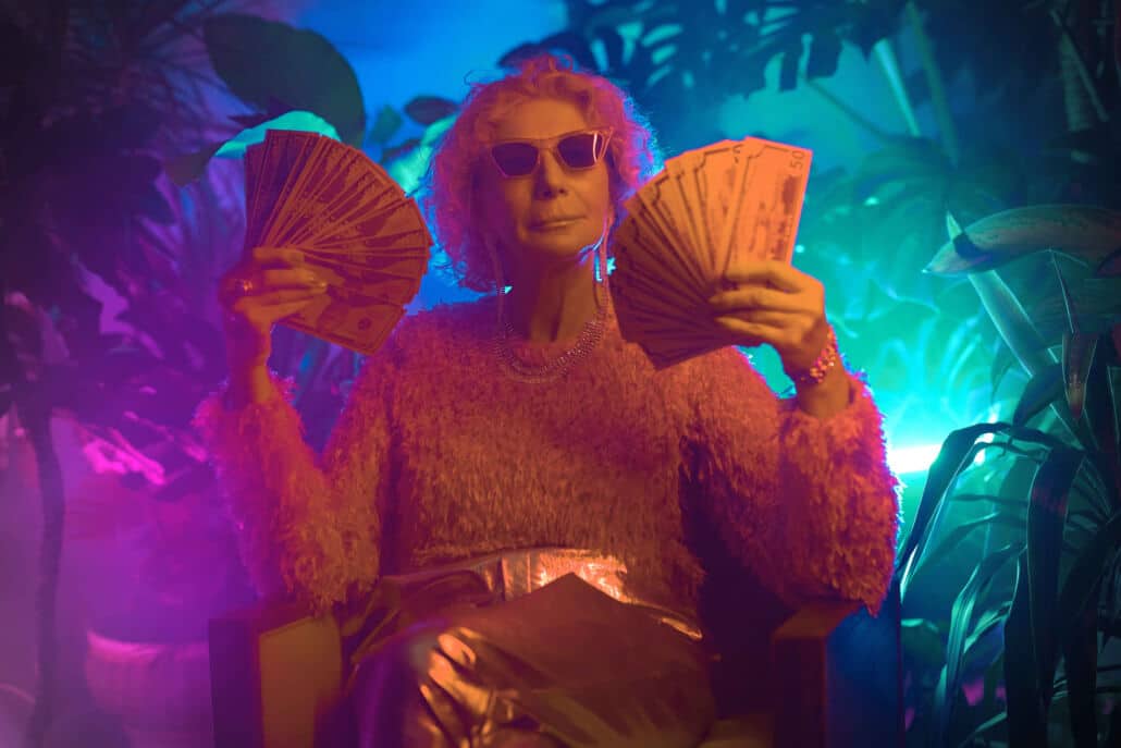 bejaarde met geld EH stijl compressed